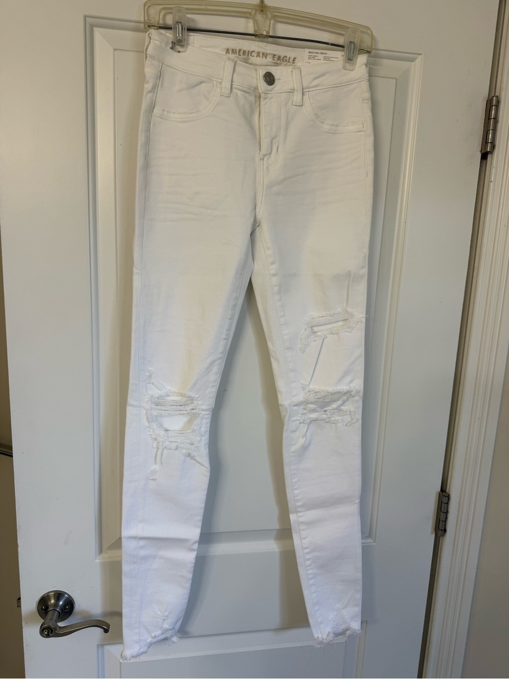 American Eagle Outfitters White Distressed Skinny Jeans Size 4 Xtra Long NWT